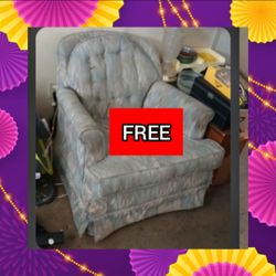 FREE CHAIR COUCH LOVE SEAT 💺