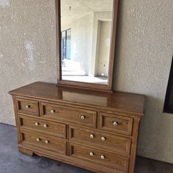 Dresser And Mirror Thomasville see pics