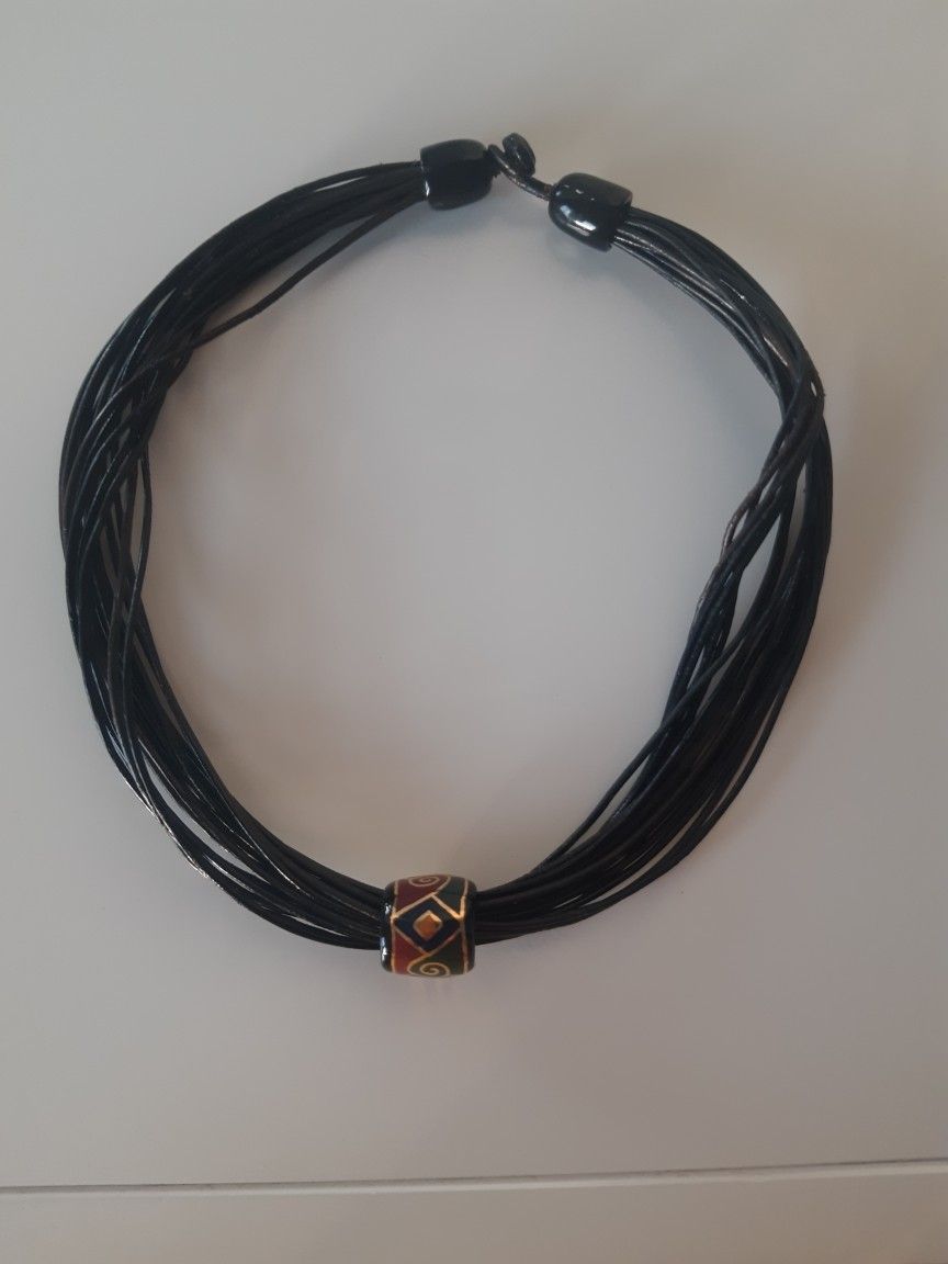 LEATHER CHOKER