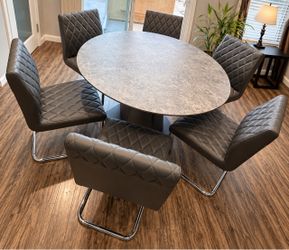 Oval Dining Table with 6 Chairs