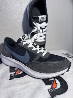 Men Nike Waffles.