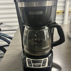 BLACK+DECKER 12-Cup Programmable Coffee Maker – Works Great 