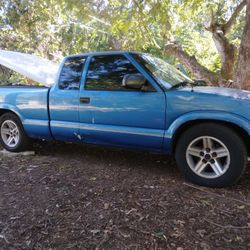 S10 Sonoma Gmc Truck For Parts Or  Work Truck