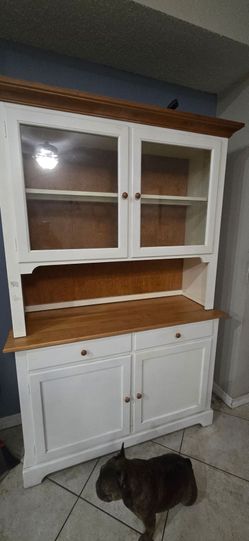 CHINA HUTCH