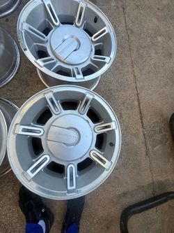 Rines para Hummer y otros para Ford