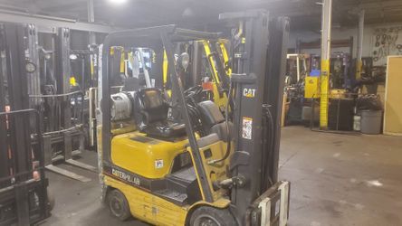 2005-06 Caterpillar forklift
