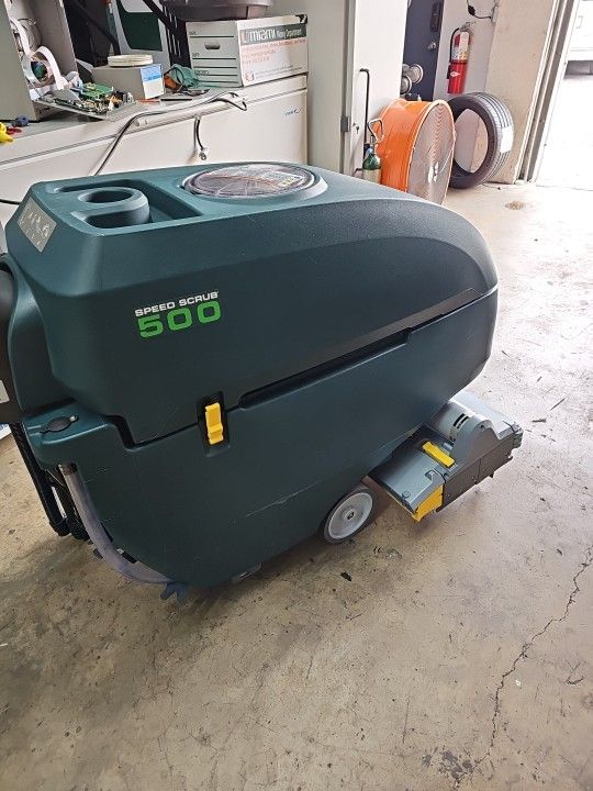Tennant Nobles Speed Scrub 500 28" Floor SWEEPER Scrubber ONLY 9.3HOURS SS500