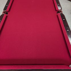 Pool Table 4x8, Like New 