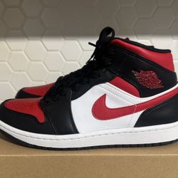 Jordan 1 Mid 