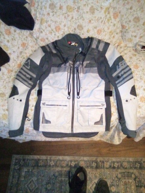 LEATT CAPE TOWN (GPX 5.5 ENDURO)