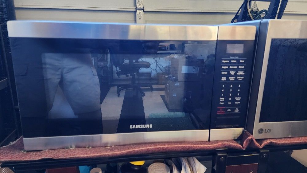 Samsung - 1.9 Cu. Ft. Countertop Microwave with Sensor Cook - Stainless Steel