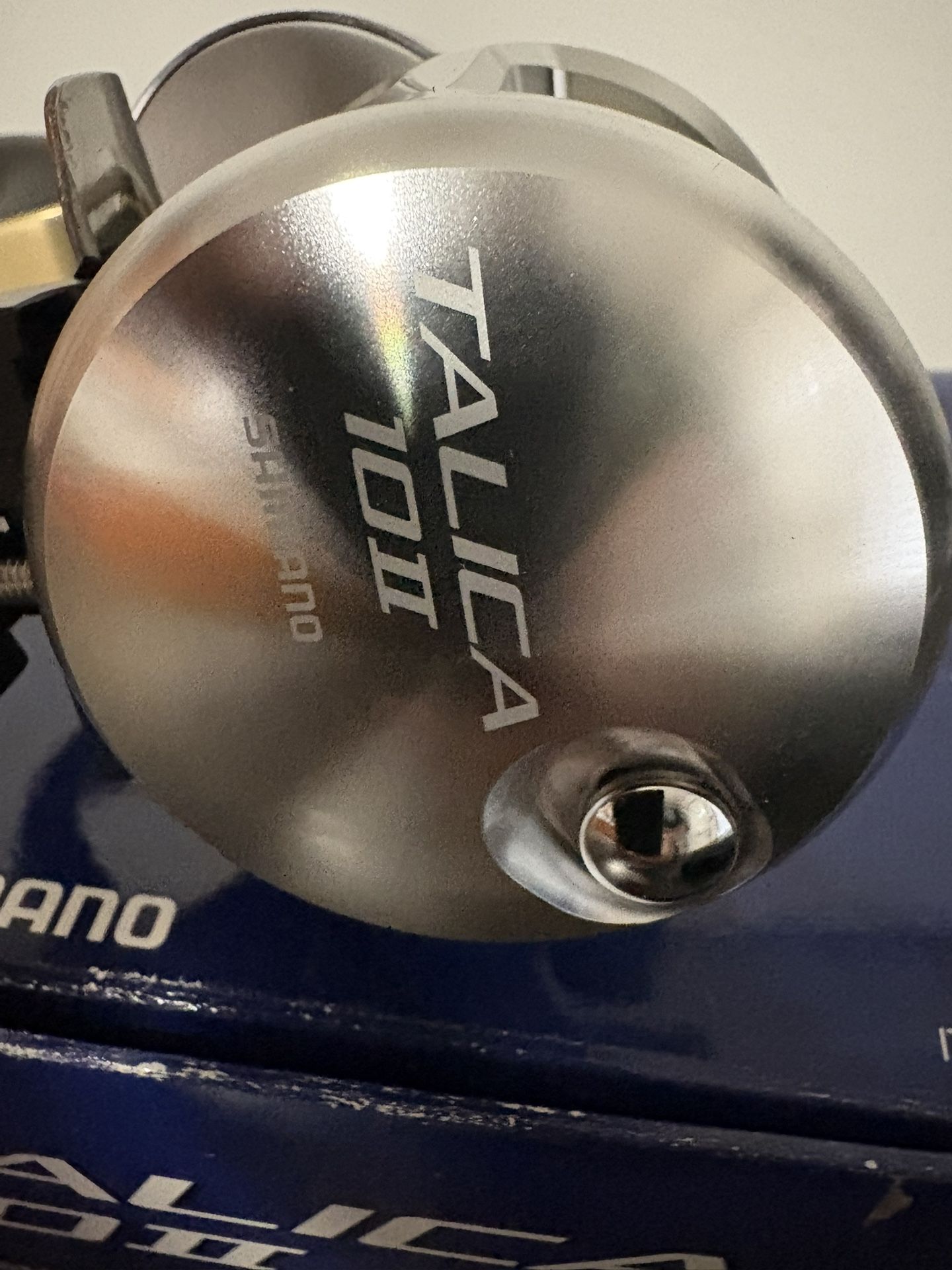 FISHING REEL