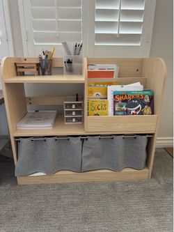 Natural color bookshelf (in box)