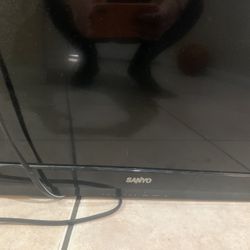 32 inch flat screen tv great condition 