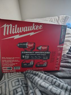 Compact brushless 2-tool combo Milwaukee