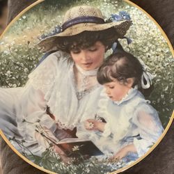Beautiful Sandra Kuck Decorative Plates