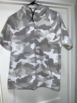 Old Navy Short Sleeve Camo Hoodie M