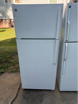 GE Top&Bottom Refrigerator *WARRANTY&FREE DELIVERY*