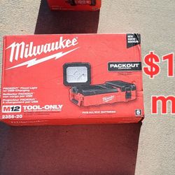 Milwaukee Packout Light With Usb Power Bank M12 