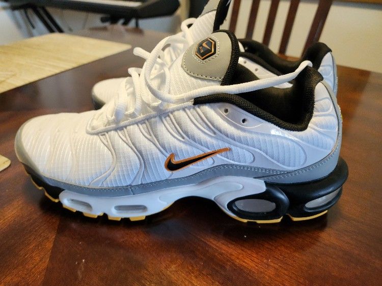 NIKE AIR MAX PLUS NEW