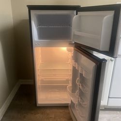 Magic Chef Fridge