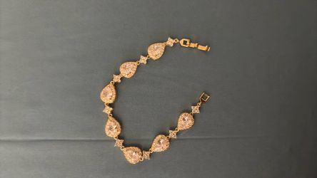 Yellow gold braclet