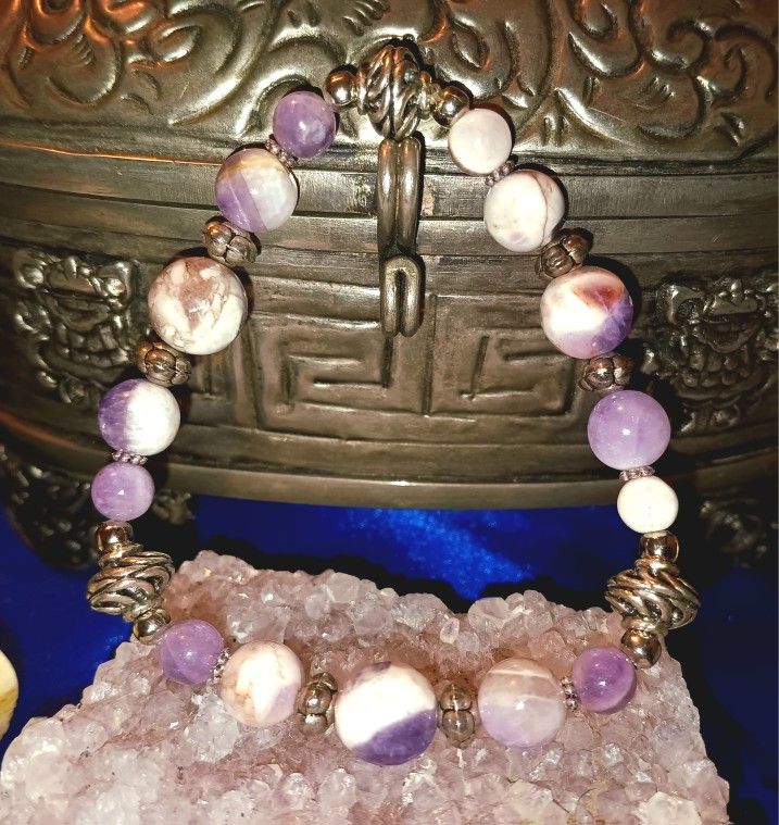 Bracelet metamorphic amethyst. Size medium