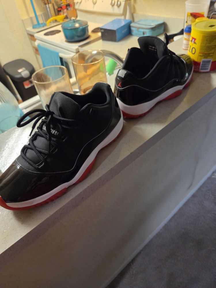 Air Jordan 11 Low Top Bred Sz 13