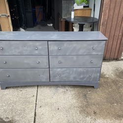Nicely Designed Dresser 