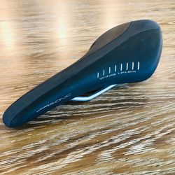 Fizik road bike saddle seat