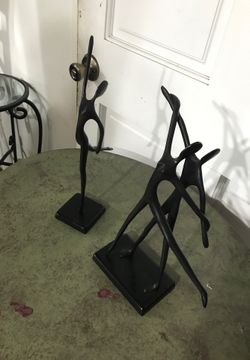 Figurines design iron 11 inch