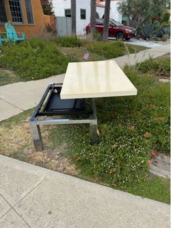 Free coffee table