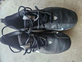 Baseball cleats