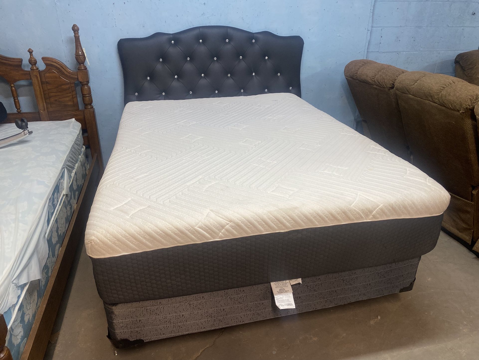 Nice Full Size Bed(delivery available, read details)
