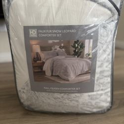 Full/Queen Comforter - NEW