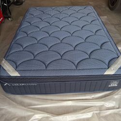 Dreamcloud Premier Rest - Queen Mattress 