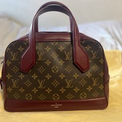 Louis Vuitton Dora Shoulder Bag PM Burgundy Monogram Canvas/Leather