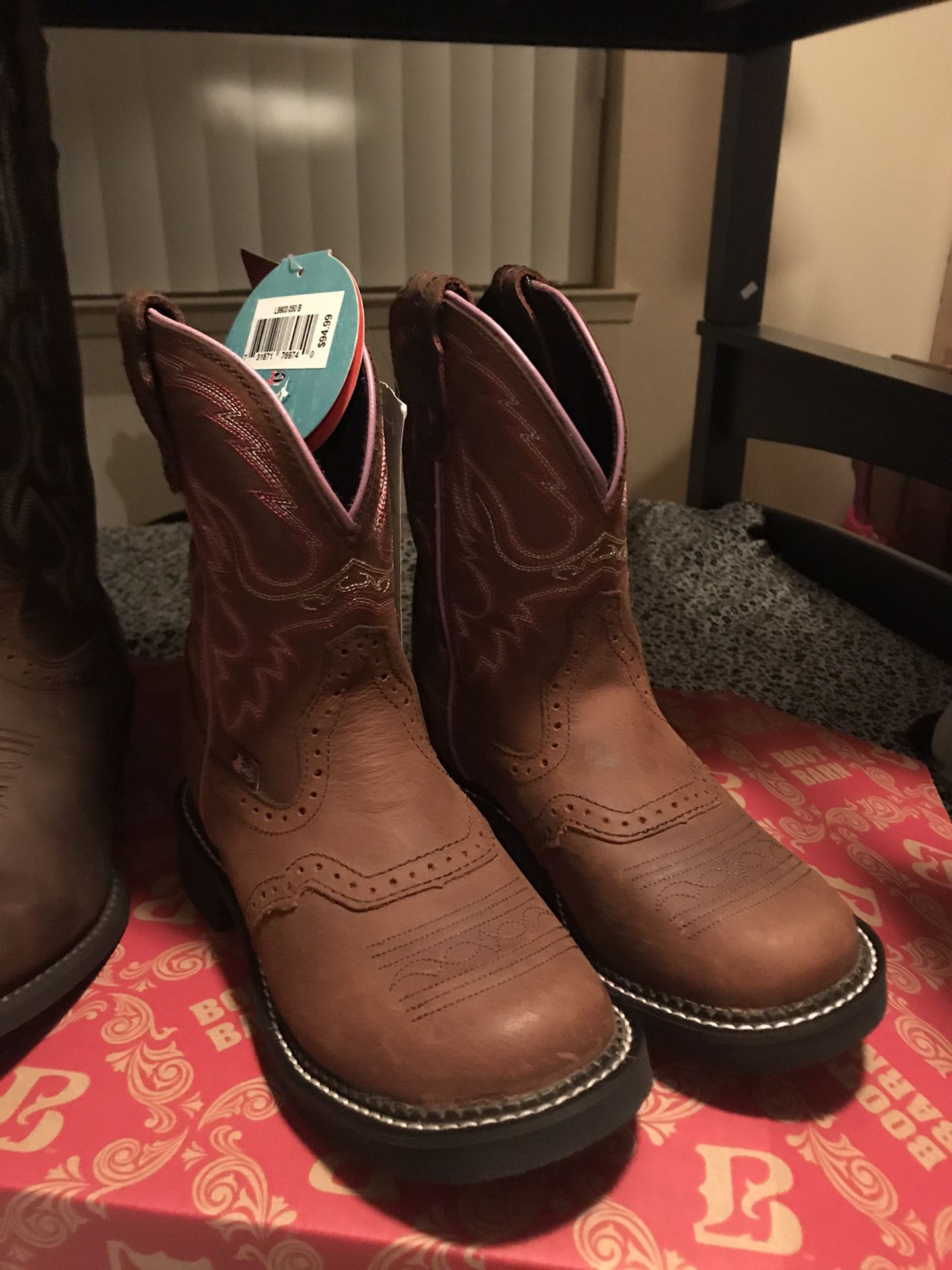 Justin girls boots size 5 BRAND NEW