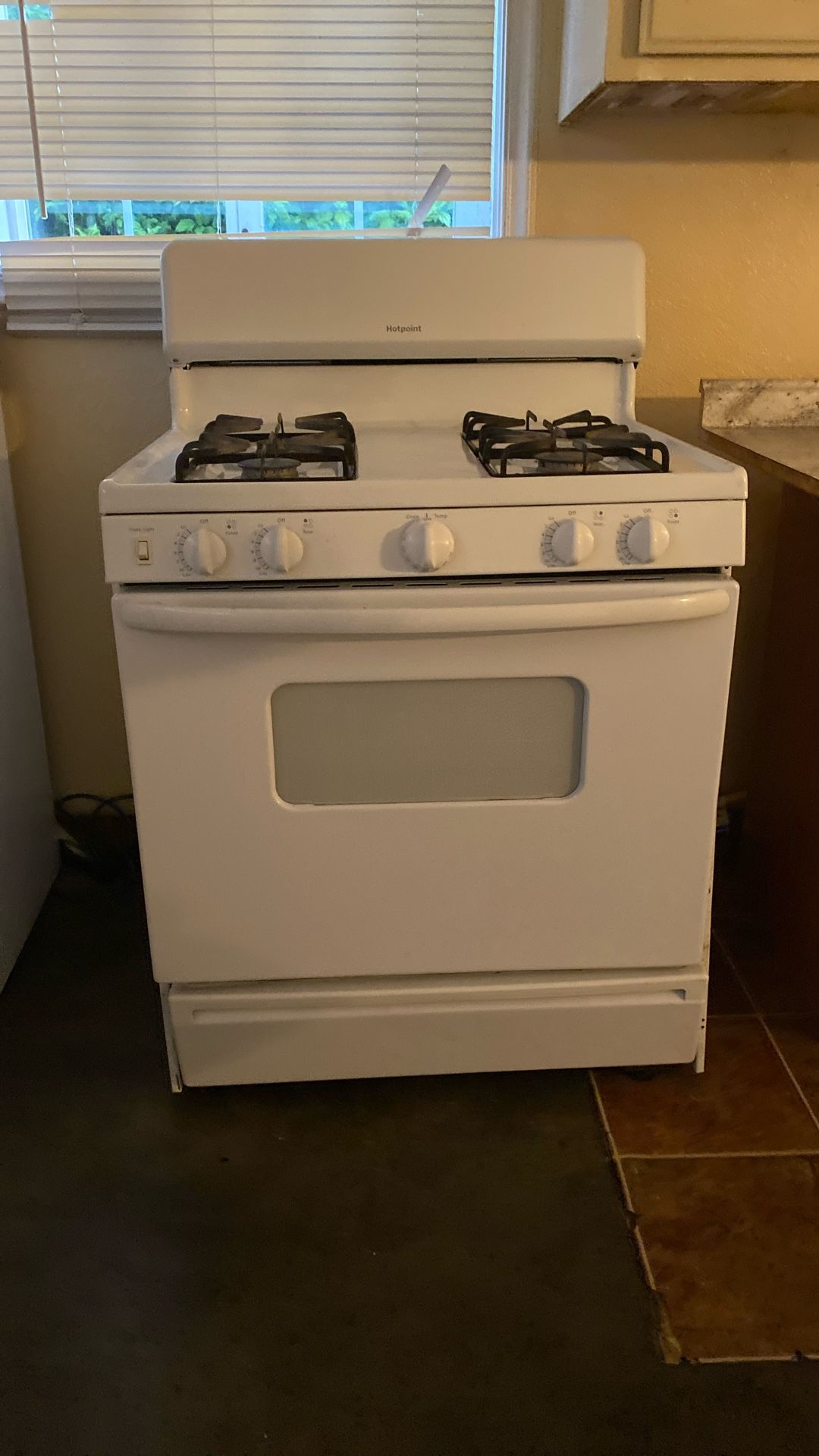 Gas stove