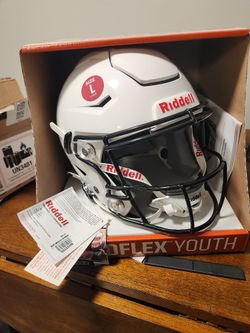 New Youth Riddell SpeedFlex Helmet With Upgraded Facemask 