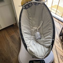 4Moms Mamaroo Swing 
