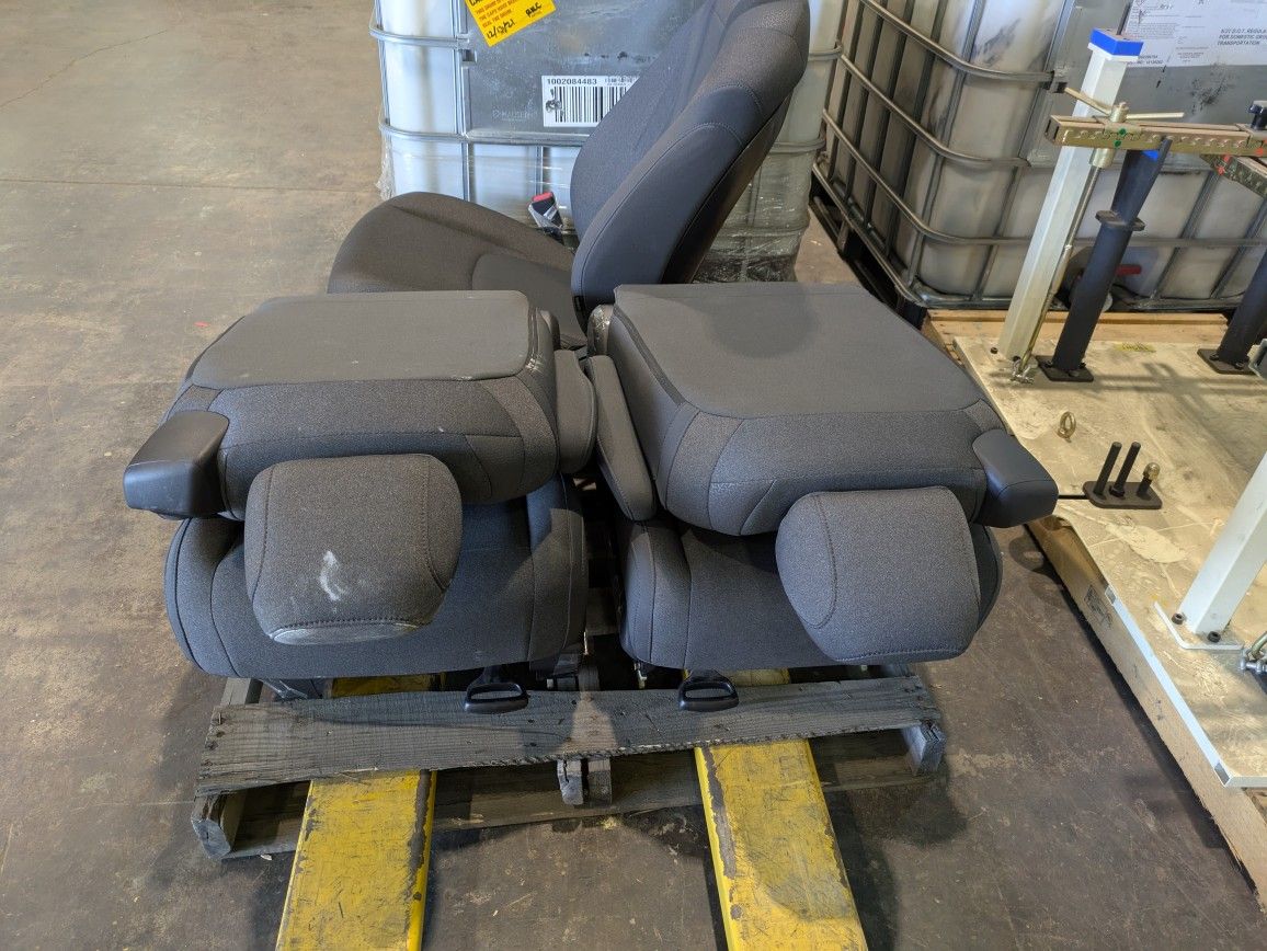 Kia Carnival Driver & Second Row Seats for Sale