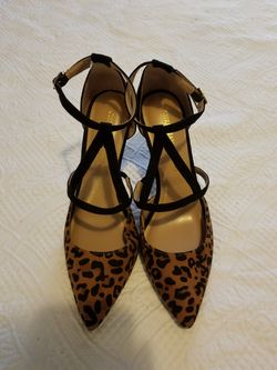 Cheetah print pumps high heels.. Size 6. Like new!