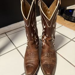Ladies Ariat Boots 8