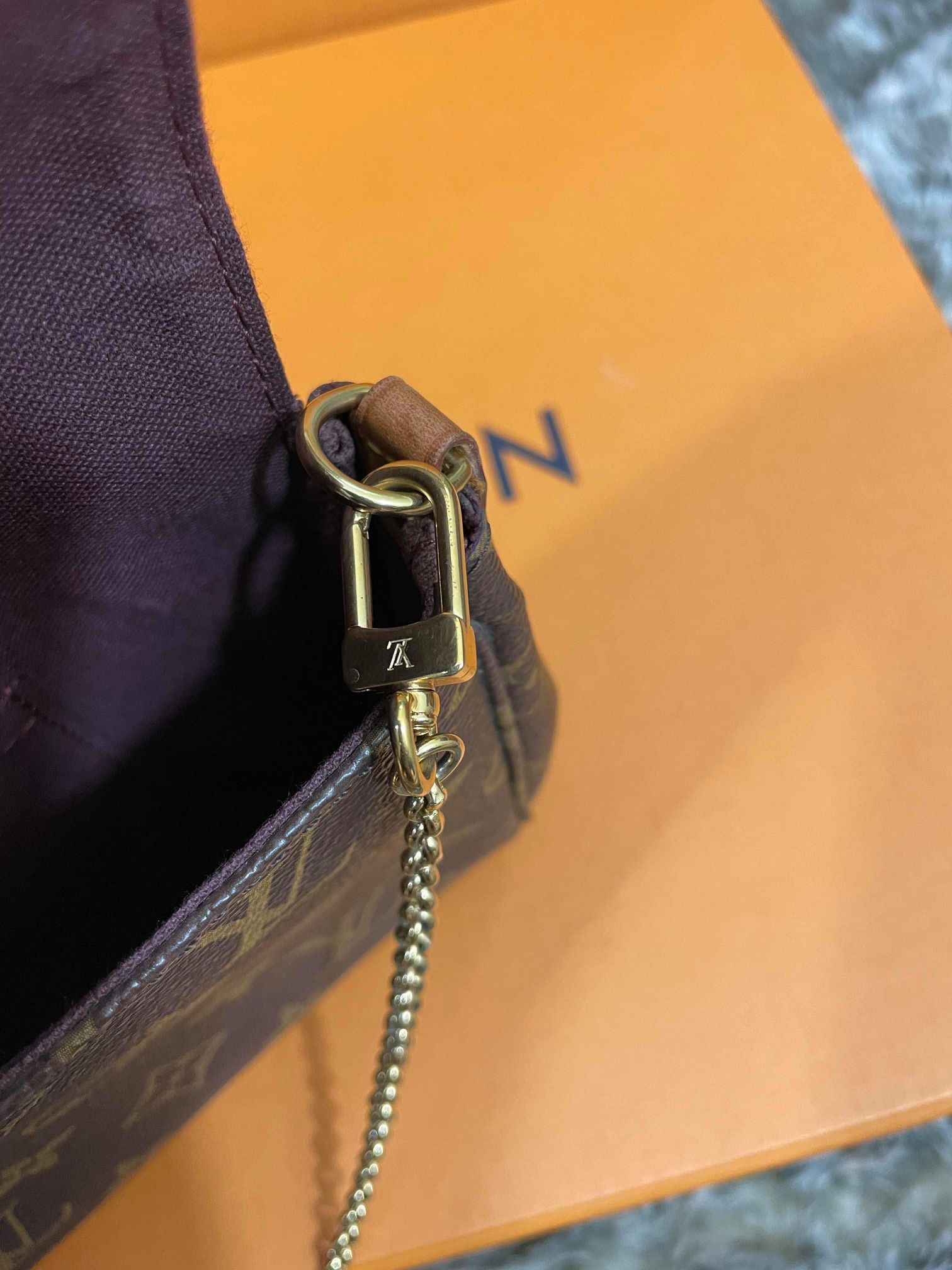 Authentic Louis Vuitton MM favorite models crossbody bags cowhide chain  clutch bag chest bag + dust bag for Sale in Pensacola, FL - OfferUp