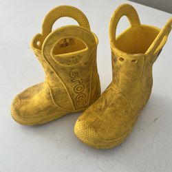 Girl crocs size 8 rain boot 
