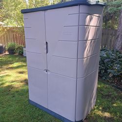 Shed -  Rubbermaid Storage Vertical 