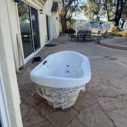 Jacuzzi Tub With Pump 