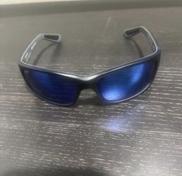 Excellent condition preowned Maui Jim Kanaio Coast MJ766-08C sunglasses  Excellent Condition Pre-Owned Maui Jim MJO766-08C "Breakwall" Polarized Sungl