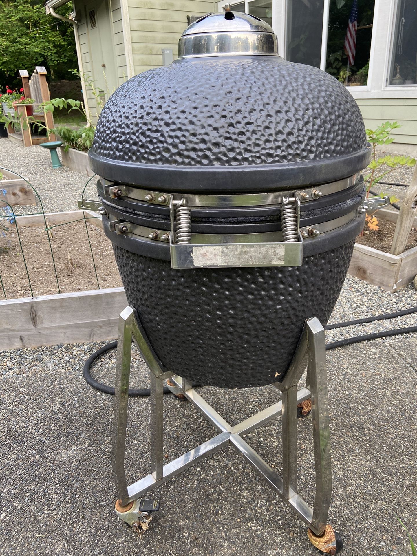 Vision Grills egg BBQ for Sale in Bonney Lake, WA OfferUp
